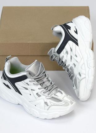 Натуральні шкіряні білі кросівки з текстильними вставками3 фото