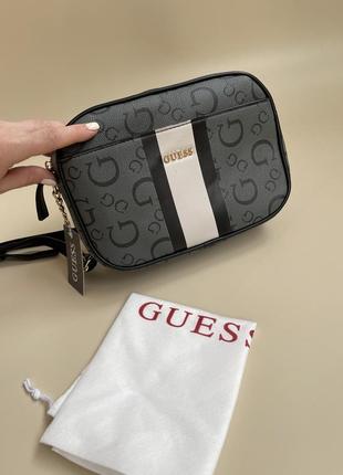 Кросс боді сумка guess розпродаж