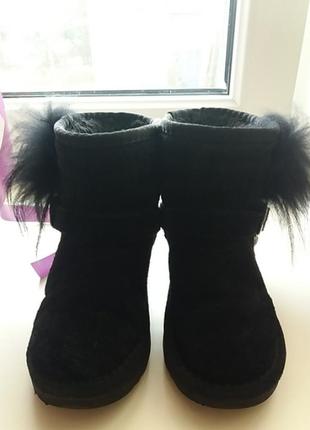 Уггі на дівчинку