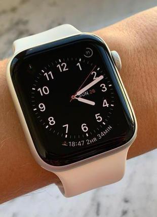 Apple watch 4 series 44mm | silver aluminum case | white sport ba