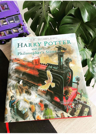 Книга harry potter and the philosopher's stone. (illustrated edit8 фото