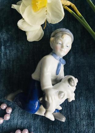 🔥 статуетка 🔥 коллекционная фигурка винтаж немечковая фарфор мальчик с поросёнком со свинкой2 фото