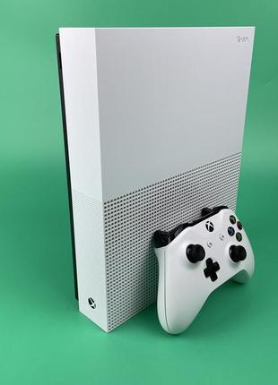 Xbox one s digital edition 1 tb + 500 ігор, один джойстик