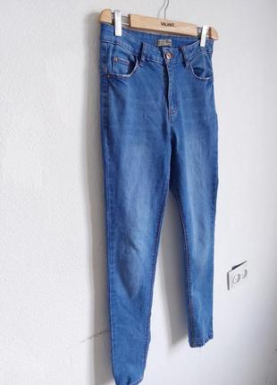 Базові джинси скіні з потертостями2 фото