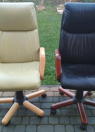 Пара офисных кресел, кожа, офісне шкіряне крісло, стул2 фото