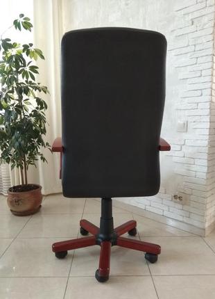 Шкіряне директорське крісло, крісло шкіряне офісне керівника2 фото