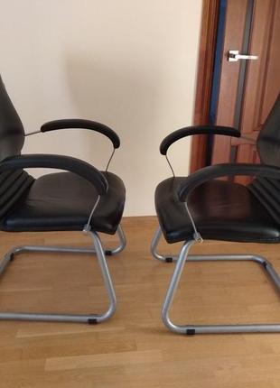Комплект офисных кресел, кожа, пара офісних крісел, стул5 фото