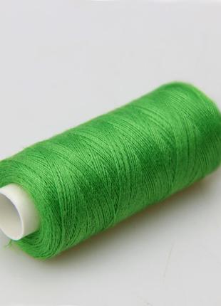 Універсальна швейна нитка 40/2 kiwi 400 ярдів тон 204 світло-зелений2 фото