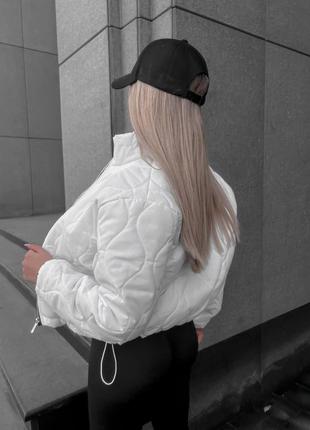 Куртка з плащівки на силіконі на блискавці укорочена стьобана курточка біла чорна спортивна трендова стильна10 фото