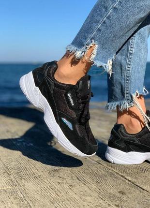 Жіночі кросівки adidas falcon9 фото