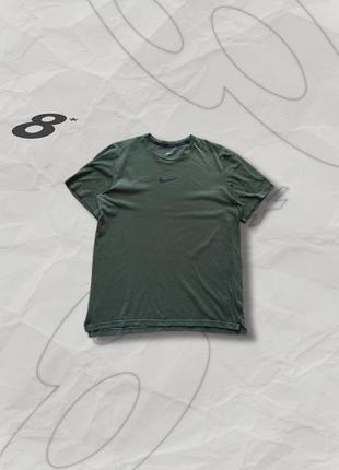 Футболка nike center swoosh/ сплртинва футболка nike pro (nike swoosh)