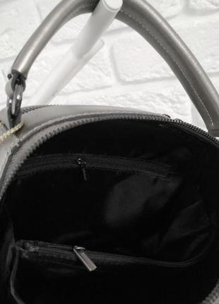 Невелика жіноча шкіряна сумка з ременем на плече 1835 silver срібляста7 фото