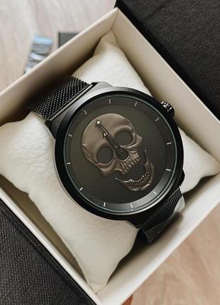 Большие мужские металлические наручные часы с черепом кварцевые черные в коробке7 фото