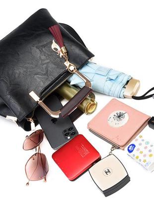 Женская сумка на плечо с брелком, модная и качественная женская сумочка эко кожа повседневная7 фото