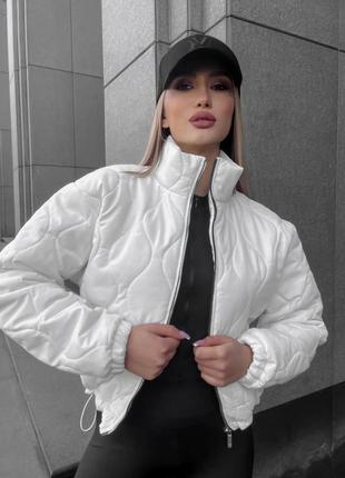 Куртка из плащевки на силиконе на молнии укороченная стеганая курточка белая черная спортивная трендовая стильная2 фото