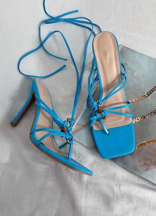 Голубые босоножки на каблуке prettylittlething5 фото