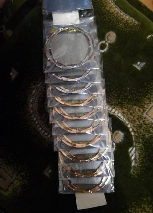 Новые сережки кольца кульчики серьги.
диаметр 6 см.
цвет: золото, серебро