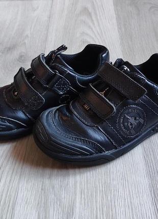 Кроссовки 27/9 р17 см clarks