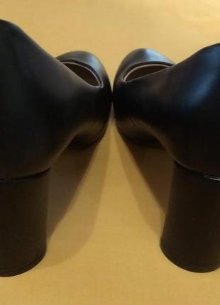 Базові класичні чорні туфлі 39-40р3 фото