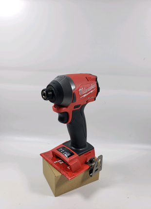 Milwaukee m18 fuel 2853-20 безщітковий імпульсний шуруповерт