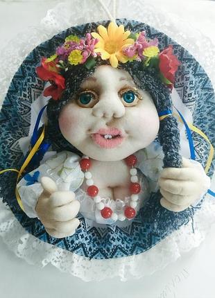 Україночка, лялька на удачу.