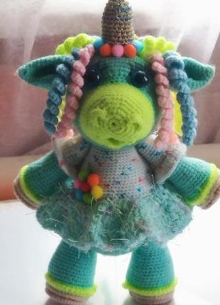 Єдиноріжка, зв'язана гачком. 30см