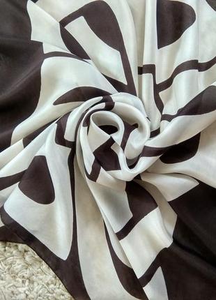 Стильный 100% шелковый платок mascara ,шоколадно-белый с орнаментом.4 фото