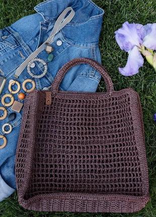 Вязаная сумка из рафии в шоколадном цвете4 фото