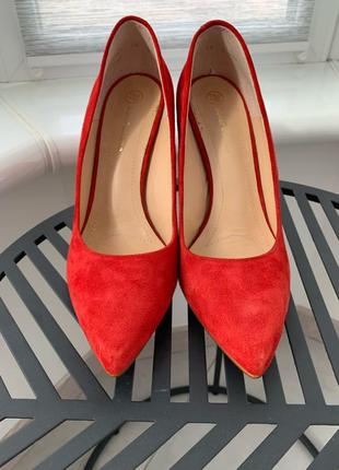 Нові!!! червоні замшеві туфлі 38 розмір. червоні замшеві туфлі4 фото