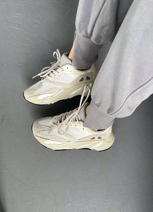 Yeezy 700 analog3 фото