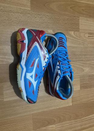 Кроссовки игровые mizuno 36,5 р2 фото