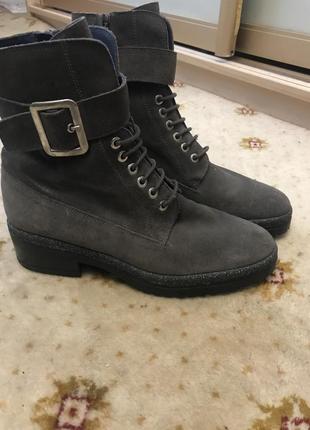 Стильные замшевые ботинки humat