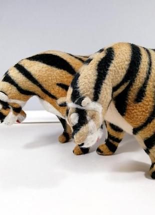 Дикий тигр символ года 2022 тигрица мягкая новогодняя игрушка тигренок6 фото