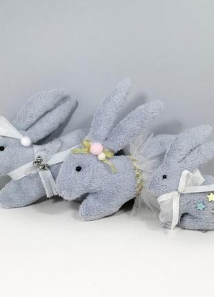Різдвяні кролики новорічна ялинкова іграшка зайчик символ року 2023 кролик сірий заєць іграшка7 фото
