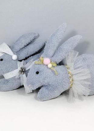 Різдвяні кролики новорічна ялинкова іграшка зайчик символ року 2023 кролик сірий заєць іграшка4 фото