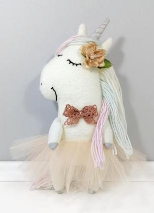 Цветочная единорожка молочно белая мягкая лошадка с серебром единорог балерина игрушка декор1 фото