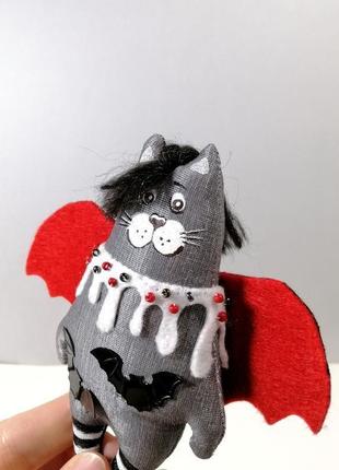 Кот летучая мышь декор хеллоуин котик сладкий вампир авторская маленькая игрушка котенок вампирчик3 фото