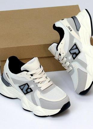 Жіночі кросівки new balance 890