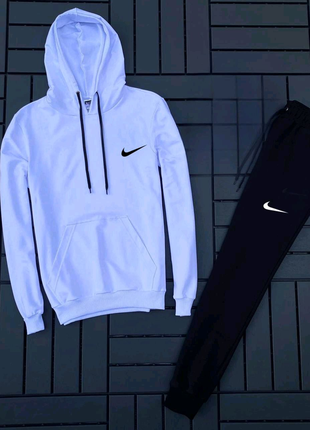 Спортивний костюм з логотипом nike