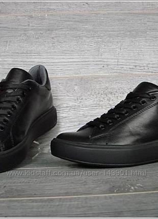 Кросівки з натуральної шкіри (колір білий і чорний)2 фото