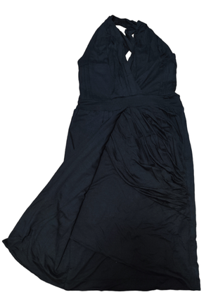 Платье черная с эффектной спинкой