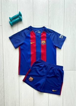 Спортивный костюм nike fc barcelona на мальчика шорты и футболка комплект1 фото