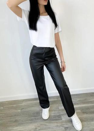 Жіночі прямі штани з екошкіри чорного кольору 42, 44, 46, 48, 502 фото