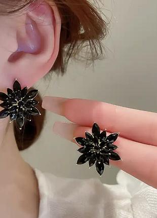 Черные серьги камни стразы, серьги гвоздики с черными камнями