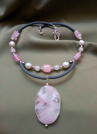 Дизайнерский чокер  колье бусы ожерелье розовый кварц подарок новый год
