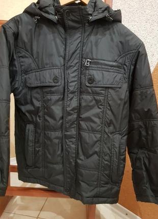 Деми сезонная курточка на мальчика, рост 146см