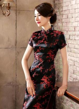 Шикарное платье в китайском стиле ципао с цветочным принтом