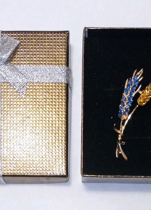 Брошка патріотична "колоски пшениці" в подарунковій коробочці.3 фото