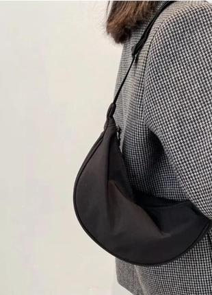 Женская сумка бананка uniqlo