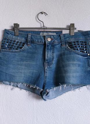 Шикарные джинсовые шорты с необработанным краем